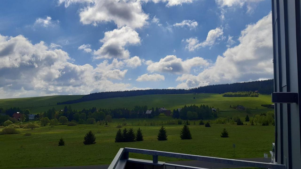 Mezonetovy Apartman Se Dvema Balkony A Vyhledem Loučná pod Klínovcem Bagian luar foto