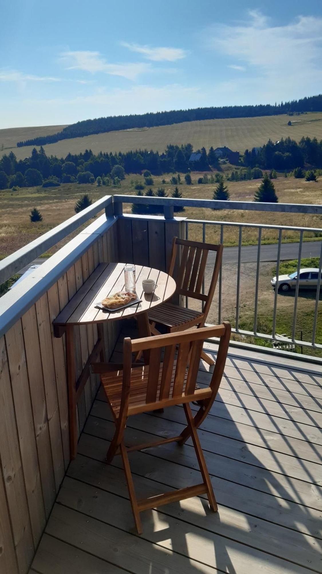 Mezonetovy Apartman Se Dvema Balkony A Vyhledem Loučná pod Klínovcem Bagian luar foto